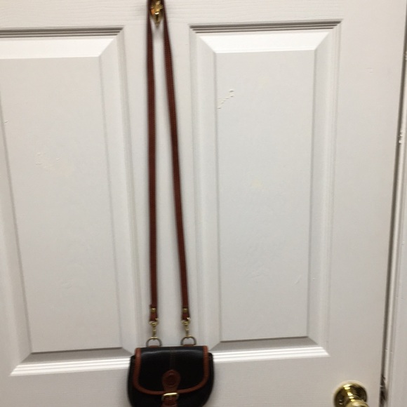 Liz Claiborne genuine leather Crossbody - Picture 4 of 4